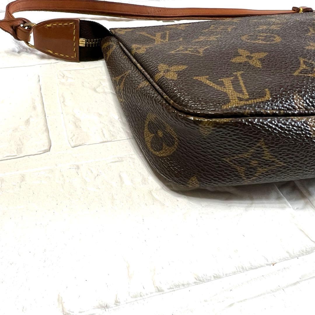 ルイヴィトン　モノグラム　アクセサリーポーチ　G金具　ポシェット　レディース