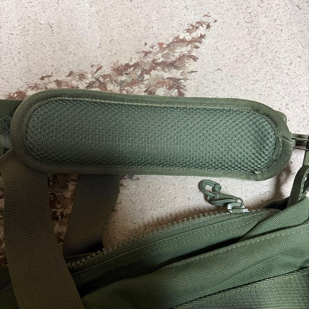 Supreme ショルダーバッグ カーキ　シュプリーム　2025ss トート