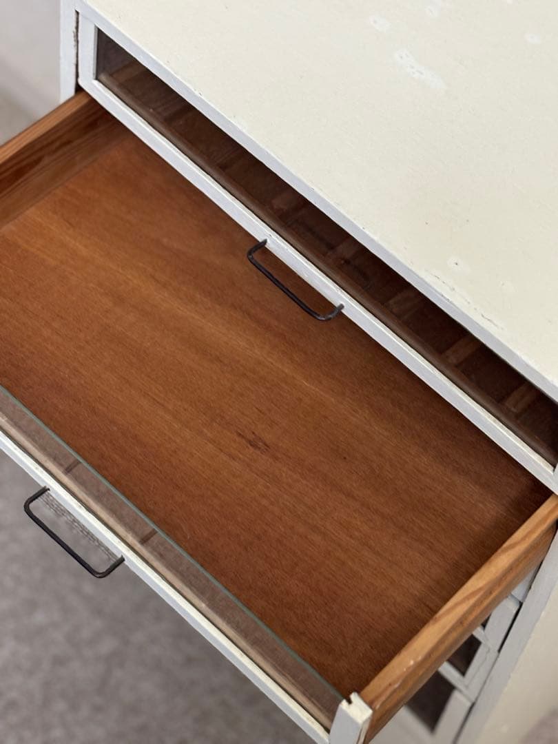 木製引き出し7杯　ビンテージ　ガラス窓