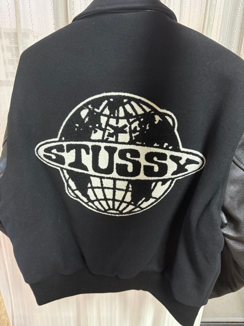 【新品】STUSSY GLOBE VARSITY JACKET ブラック M