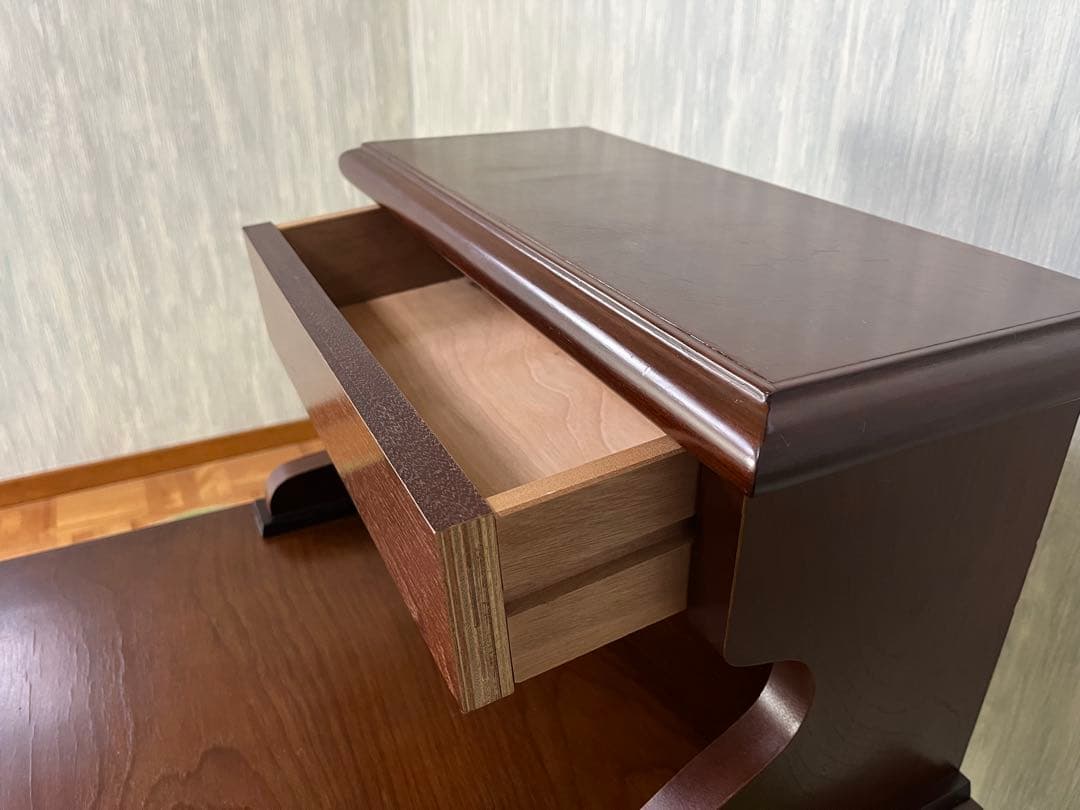 フランスベッド社製　ナイトテーブル