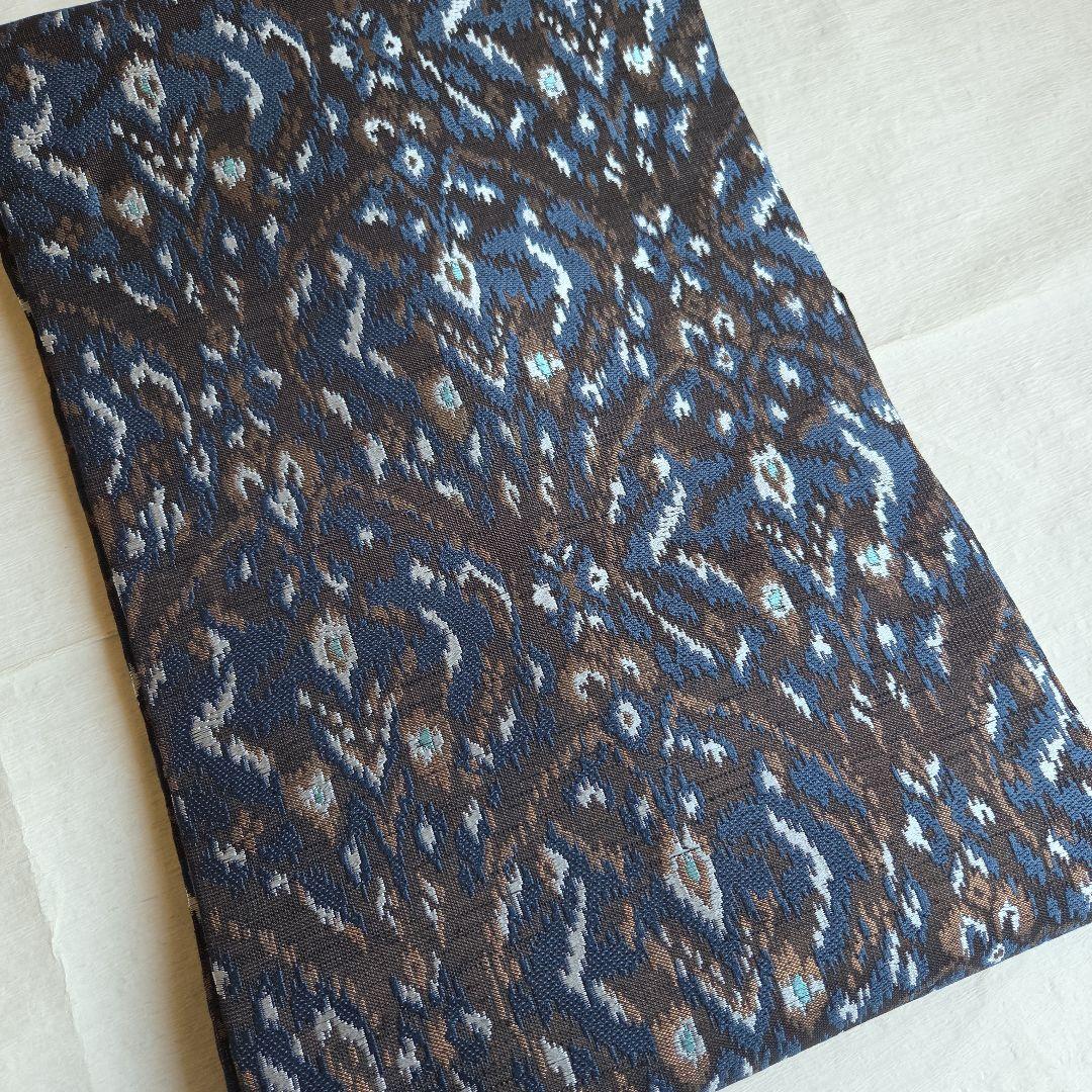 モダンな装いにも　上品な光沢を楽しむ　西陣名古屋帯