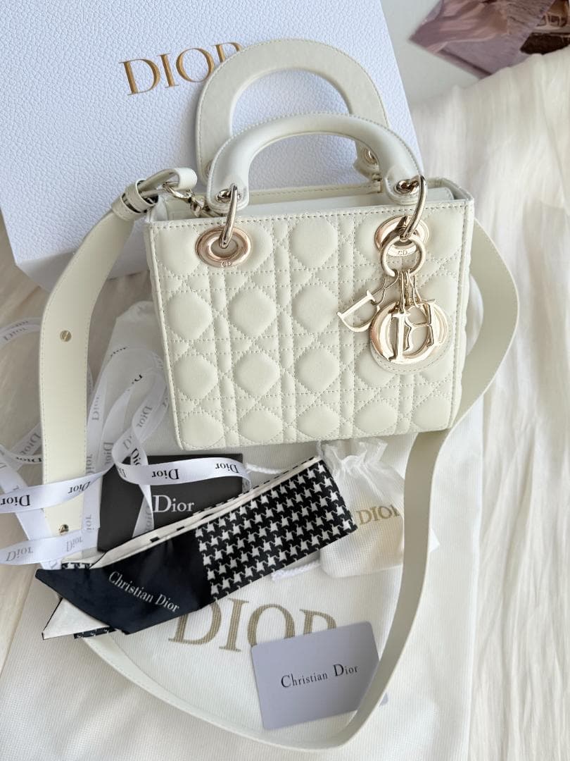 あ ホワイト ショルダ