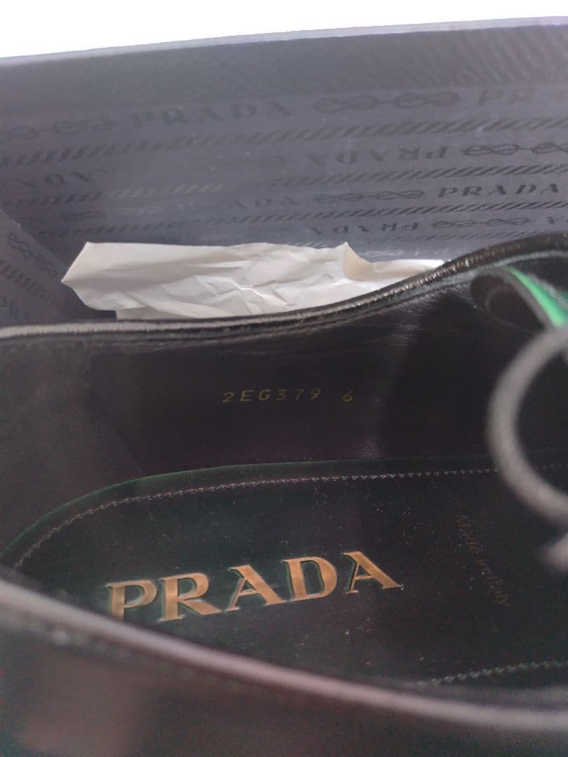 PRADA グリーン レザーシューズ BTS 着用 ジン テテ　JIN
