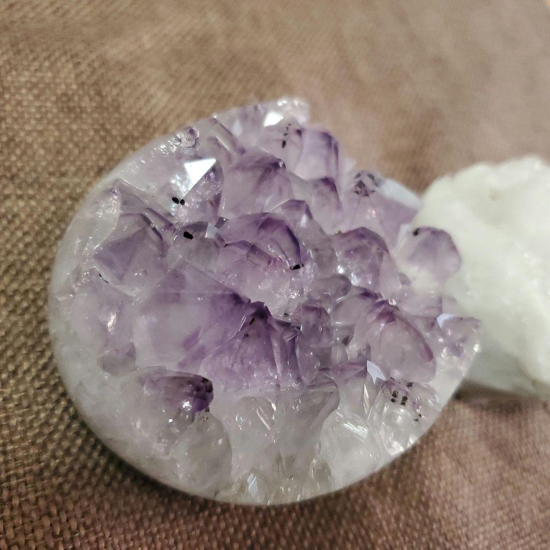 癒しと浄化　アメジストとクォーツの置物　アリゾナ州ツーソン