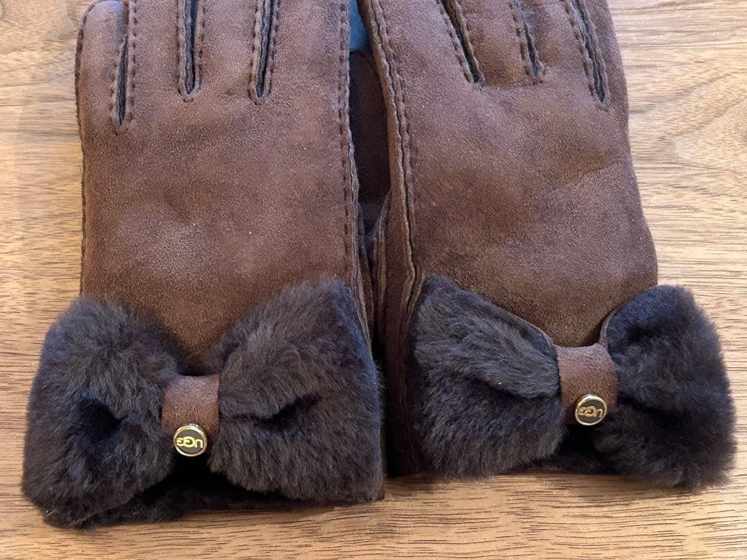 UGG ムートングローブ シープスキン 手袋 Mサイズ ボックス＆ショッパー付