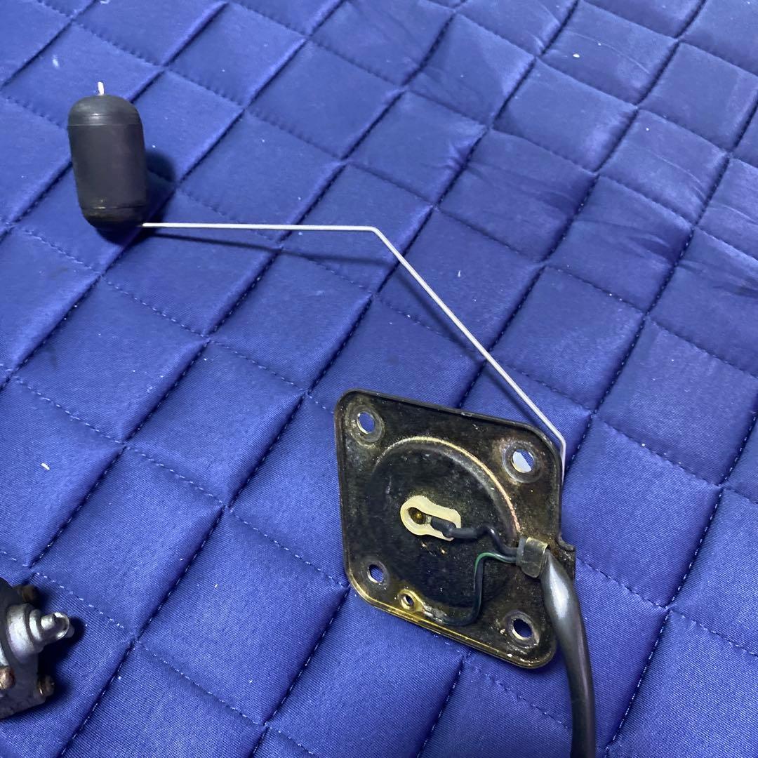 CB400fourNC36 燃料コックとセンサー