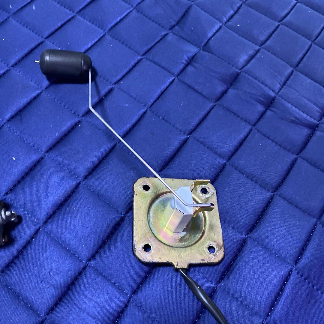 CB400fourNC36 燃料コックとセンサー