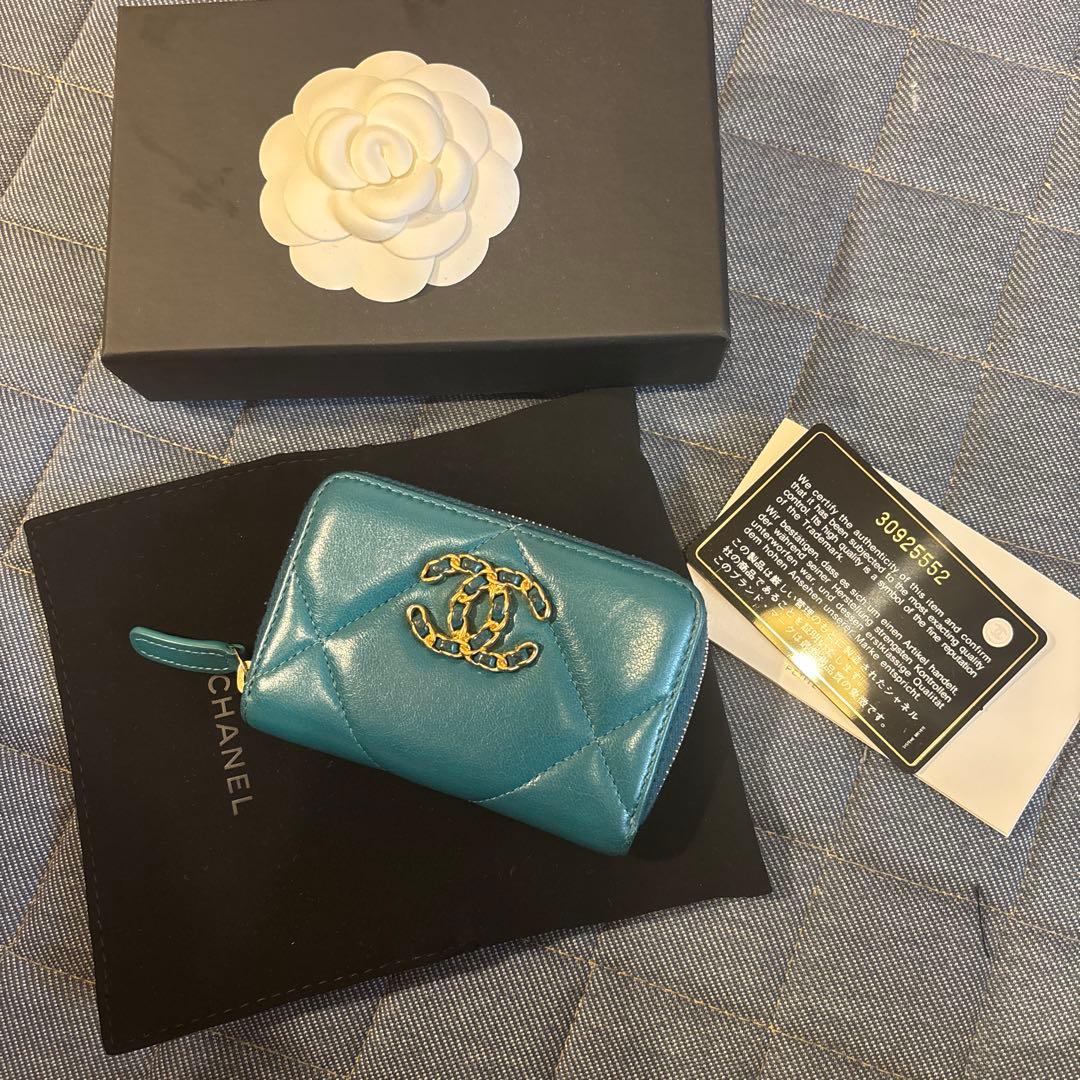 CHANEL ターコイズ ケース