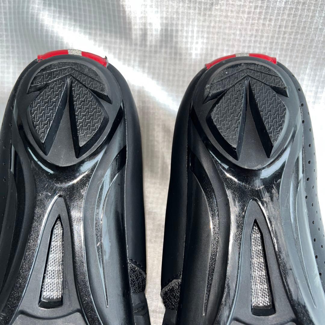 ボアダイヤル式 ロードバイクシューズ ブラック/レッド