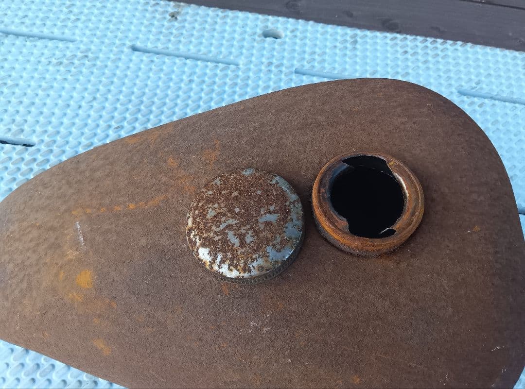 スポーツスタータンク 2.8ガロン ロートンネル キャップ付き タンク内サビ無し