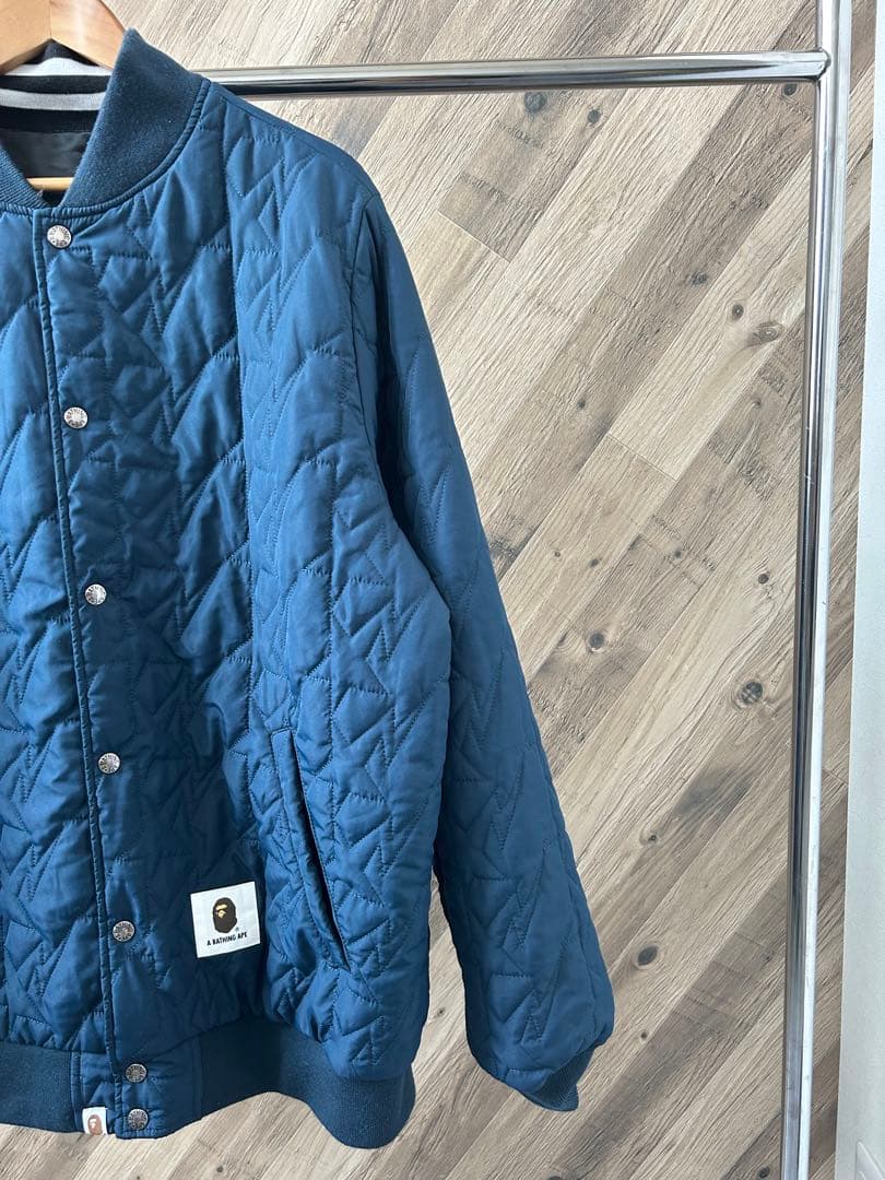 ★ アベイジングエイプ 刺繍ロゴ キルティング リバーシブル スタジャン