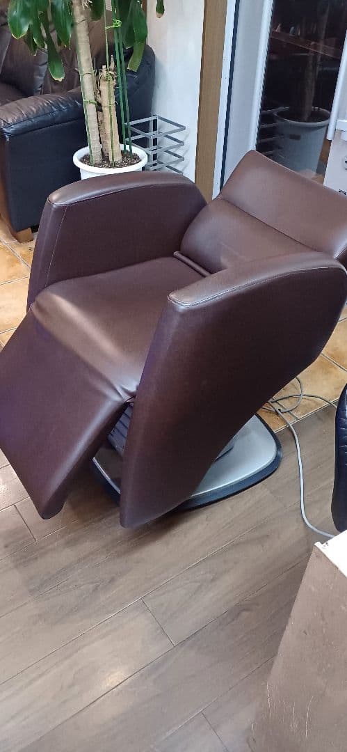 オオヒロ シャンプー電動椅子 クッション性も良◎