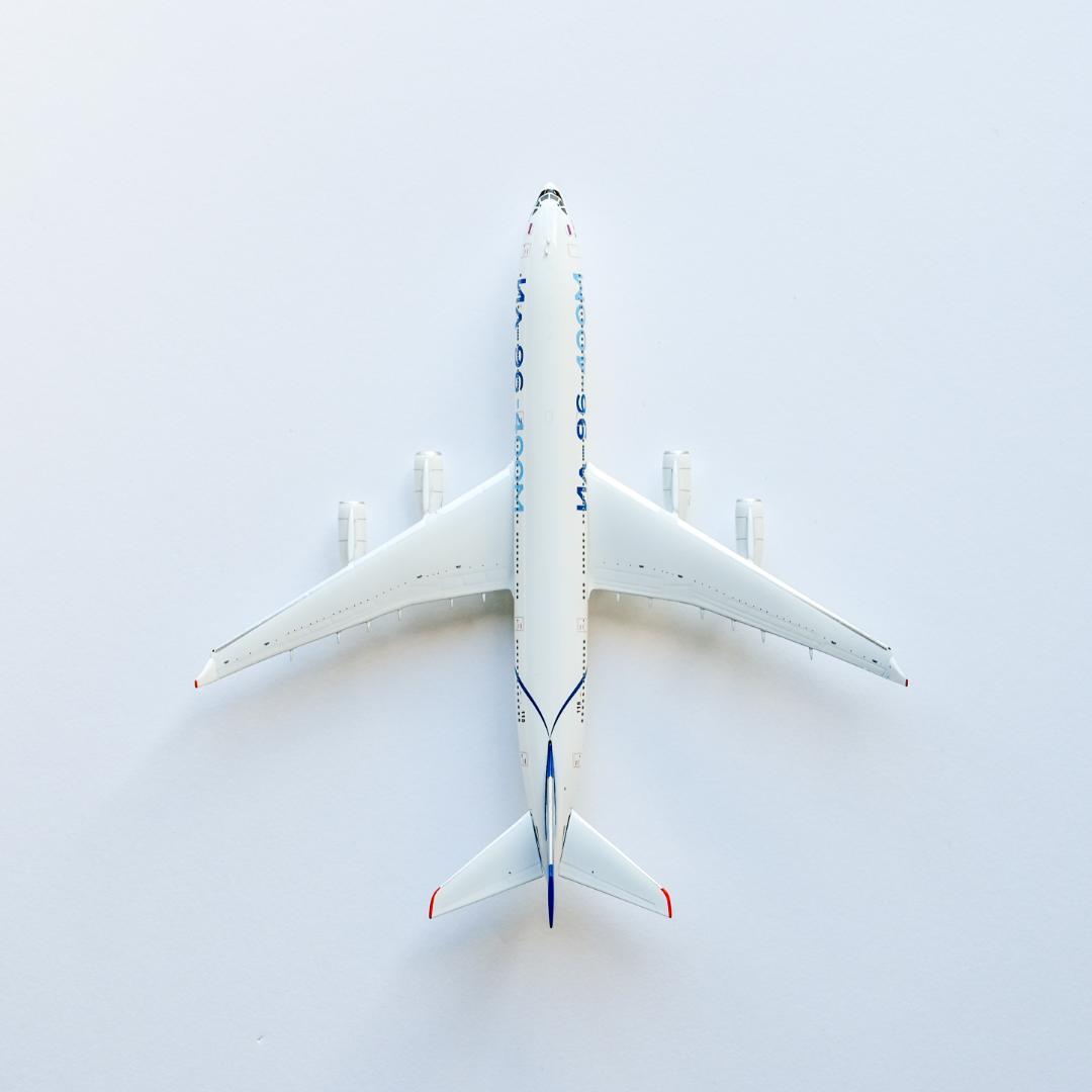 ★ネスレス様★IL-96-400M UAC ハウスカラー 1/400