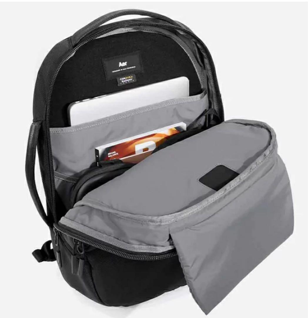 AER ブラック ダブルジッパーバッグ