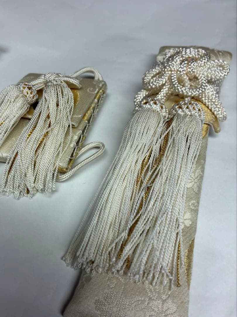 七五三　袴　生成りと金色(腰紐、お守り、懐刀付き)