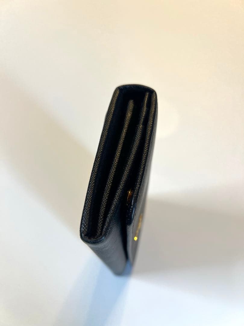 プラダ長財布黒