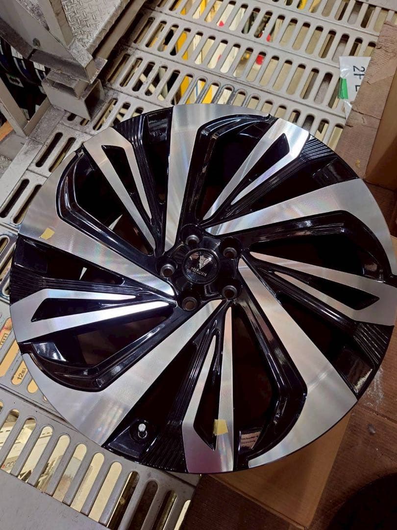 4本　21インチ　クラウンスポーツ　モデリスタアルミホイール　小傷あり