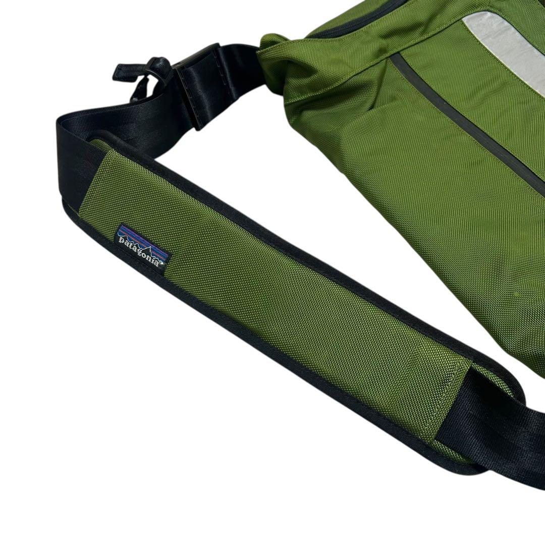 Patagonia ハーフマス　ショルダーバッグ　グリーン　メッセンジャーバッグ