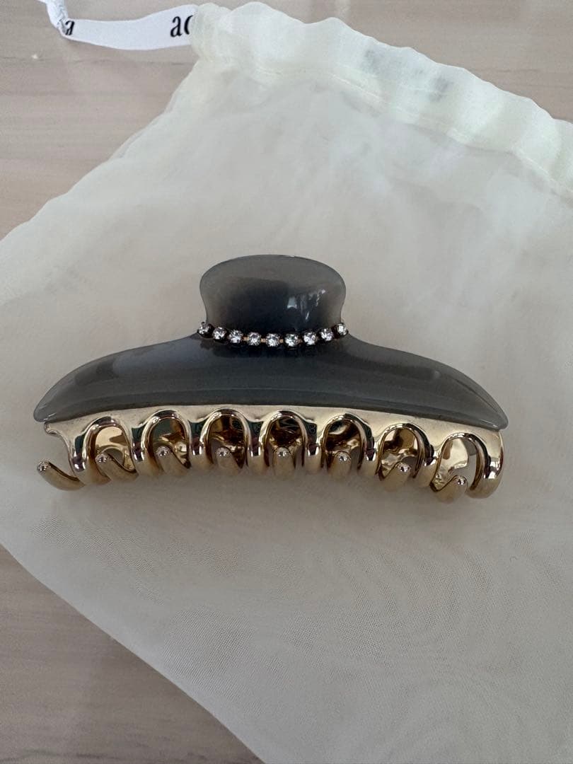 acca ヘアクリップ　グレー