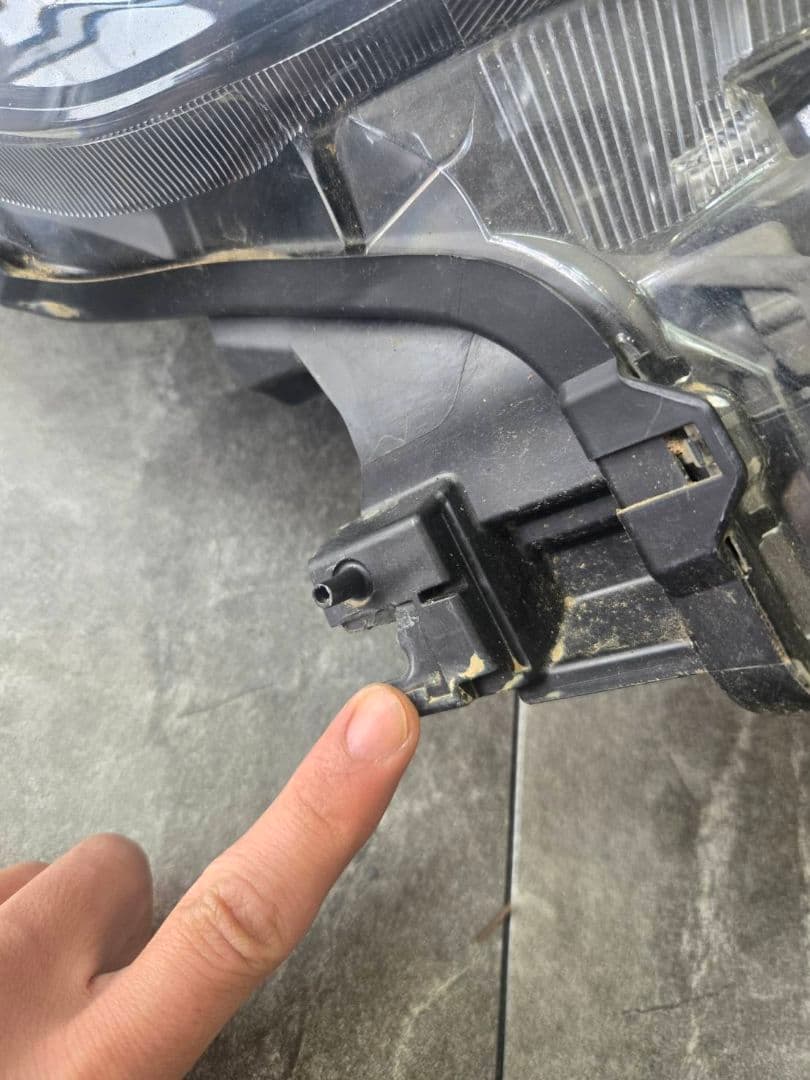 B44A　日産　ルークス　ハイウェイスター　ヘッドライト