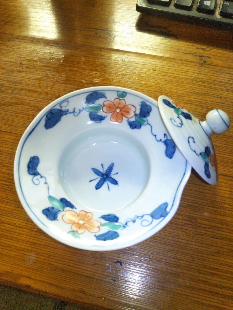 (大幅値下げ!!)色絵染付有田焼万歴草花　華山　懐石茶道具　赤絵伊万里蓋付き5客