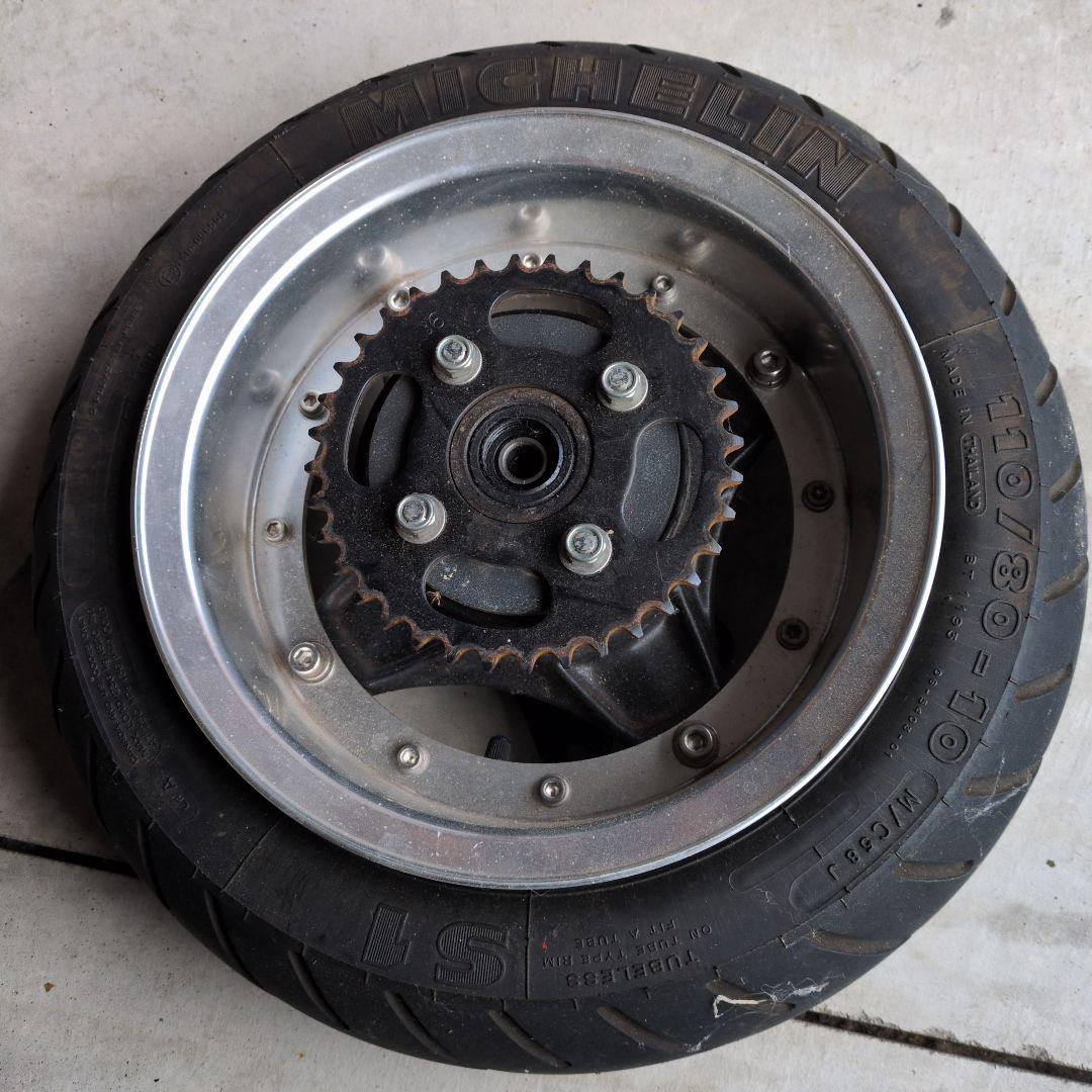 シャリー　タイヤ・ホイール