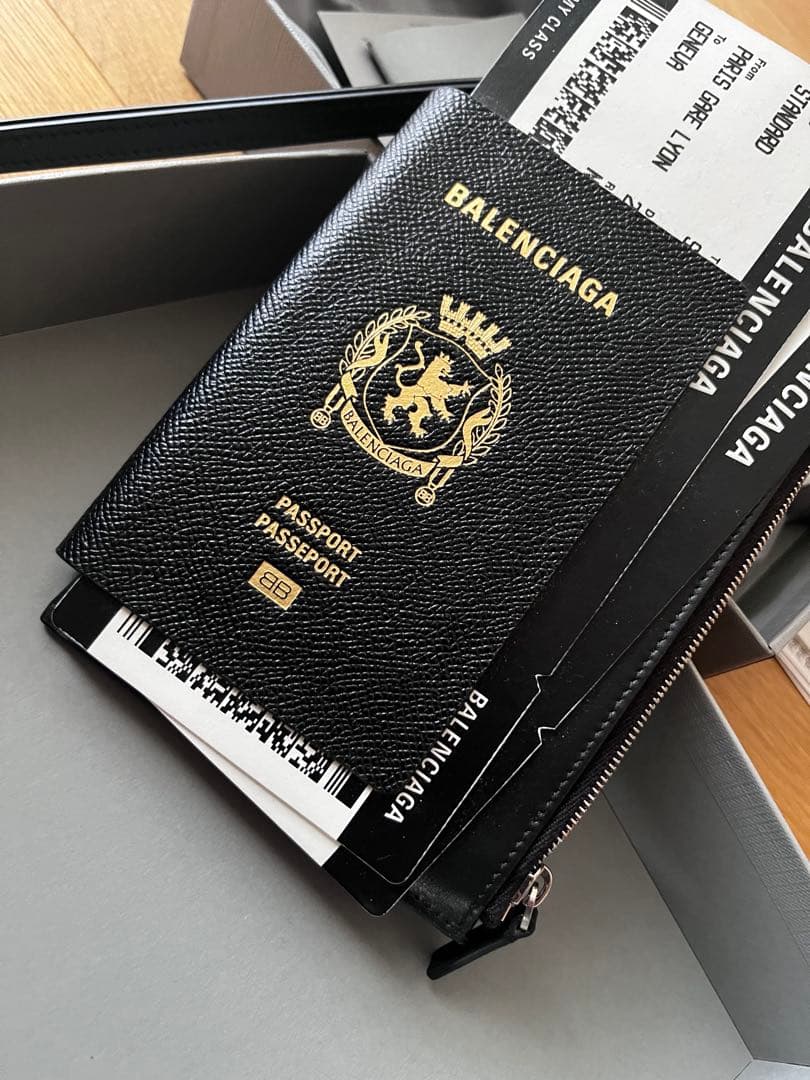 小物 BALENCIAGA PASSPORT PHONE HOLDER
