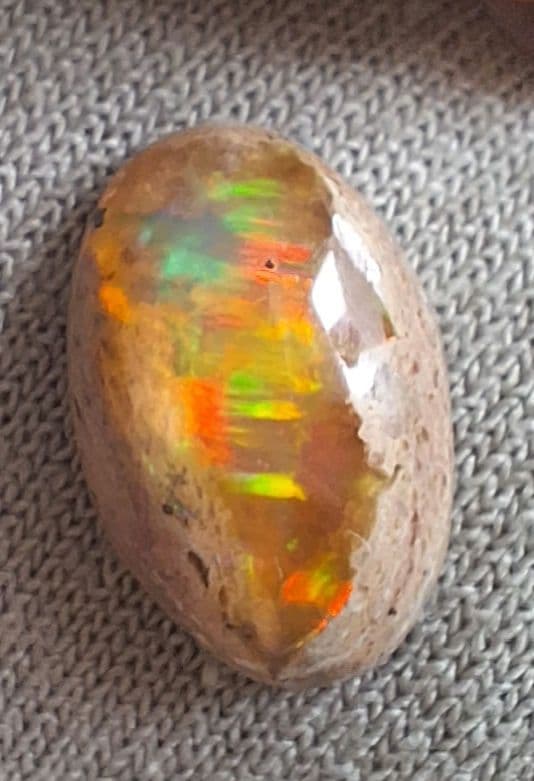 全面遊色効果カンテラオパール