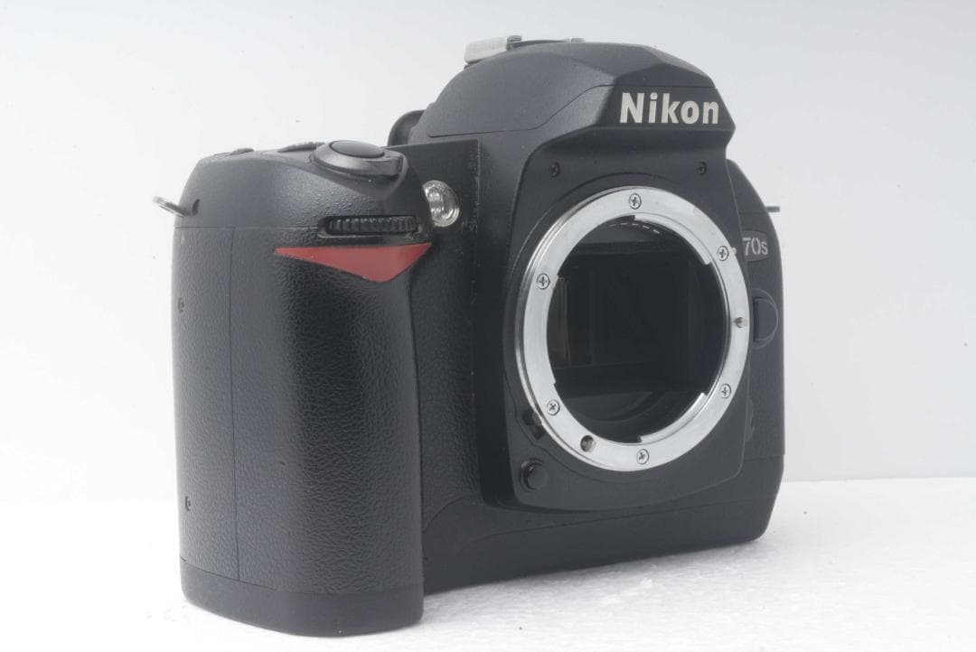 ❤️新品級Nikon D70s 一眼レフ ❤️ 望遠＆標準レンズ付き ❤️