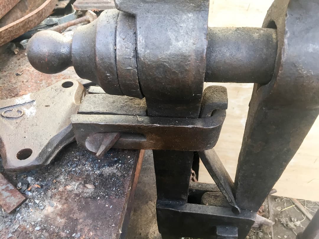 立て万力(バイス)  鍛治屋 工具 Post vise