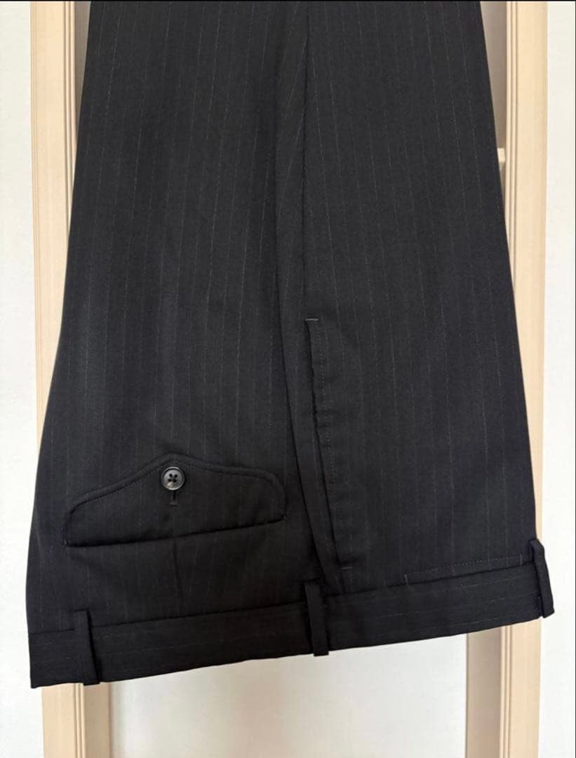 カノニコ Super110's チャコールグレー・ストライプスーツ　サイズＹ6