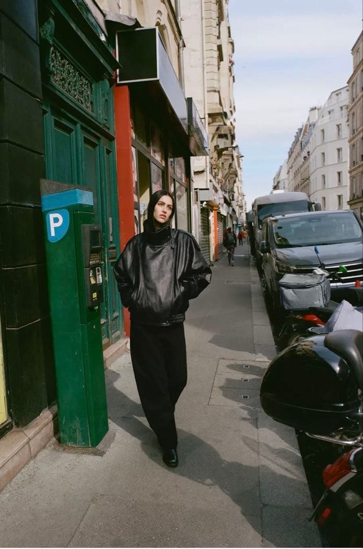 ZARA フェイクレザージャケット　Mサイズ　ブラック色　完売商品　タグ付き新品