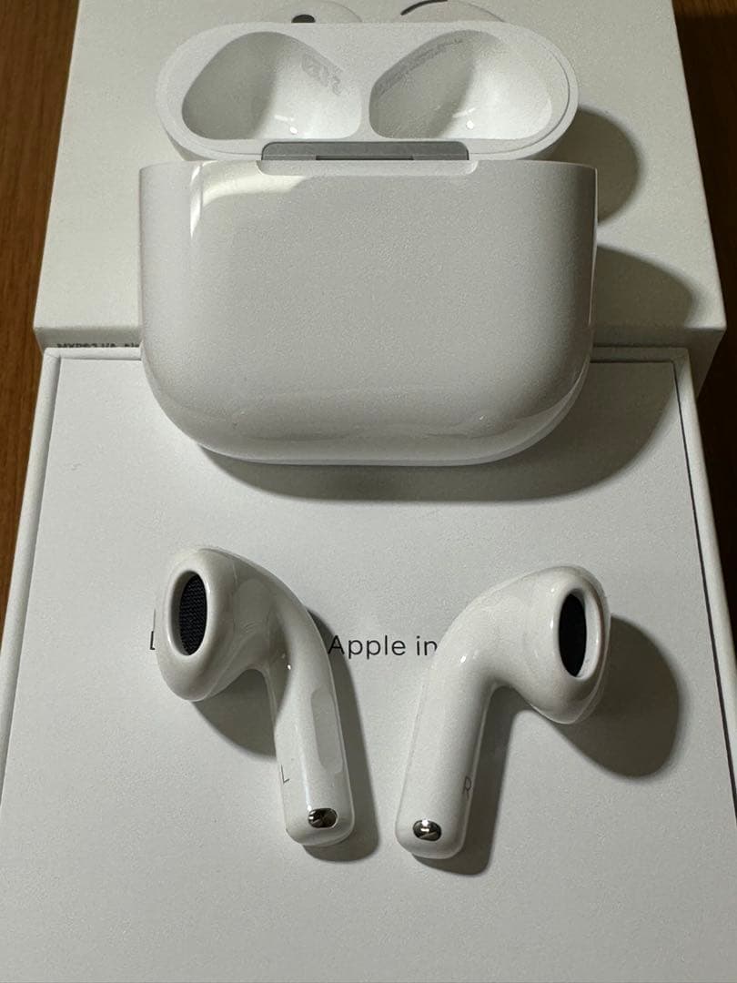 【極美品】 AirPods 4 ANC非搭載 MXP63J/A JQ4FC
