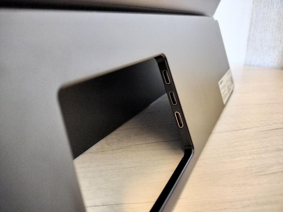 ちりめんバナナ【美品】EWEI 4K モバイルモニター 15.6