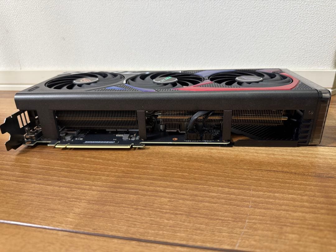 グラフィックボード・グラボ・ビデオカード ASUS ROG STRIX GAMING RTX 4070 Super