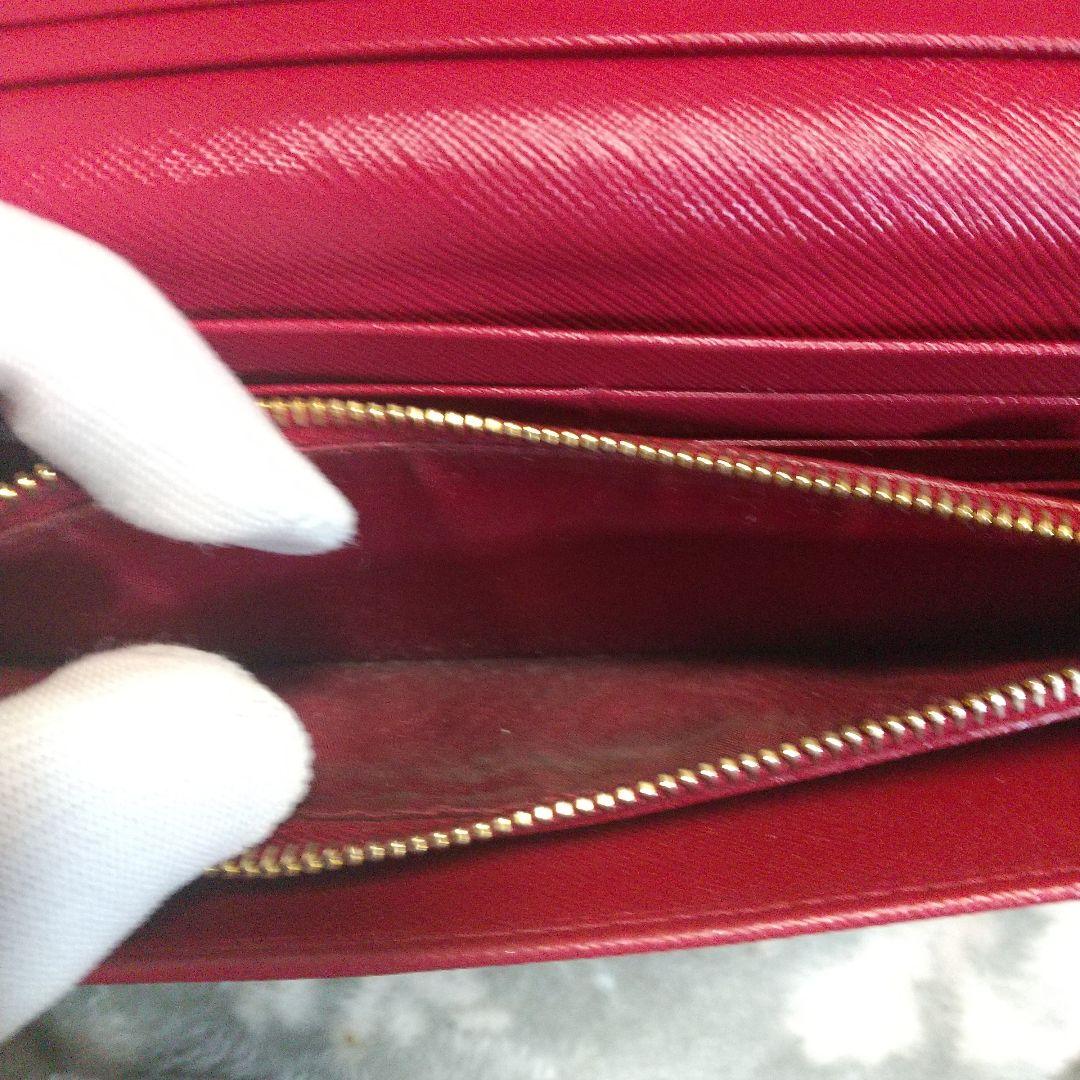 PRADA サフィアーノメタルラインレッド系 長財布