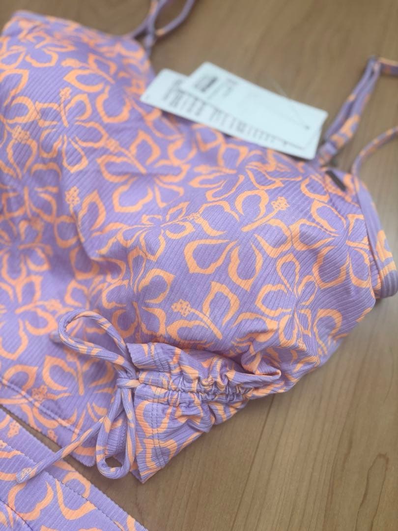 【新品タグ付】Roxyロキシー ビキニ 上下セットトロピカルフラワー柄