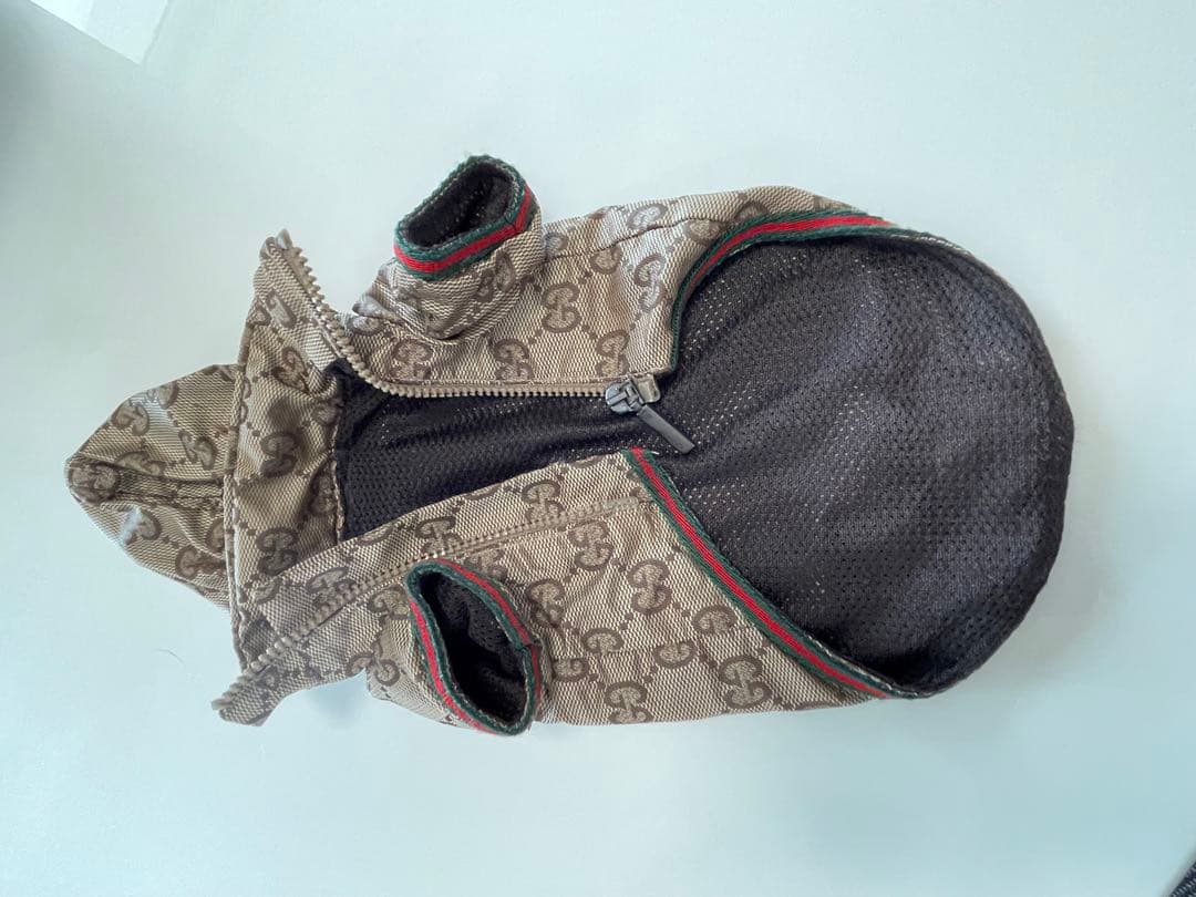 GUCCI ワンちゃんの服(XS)