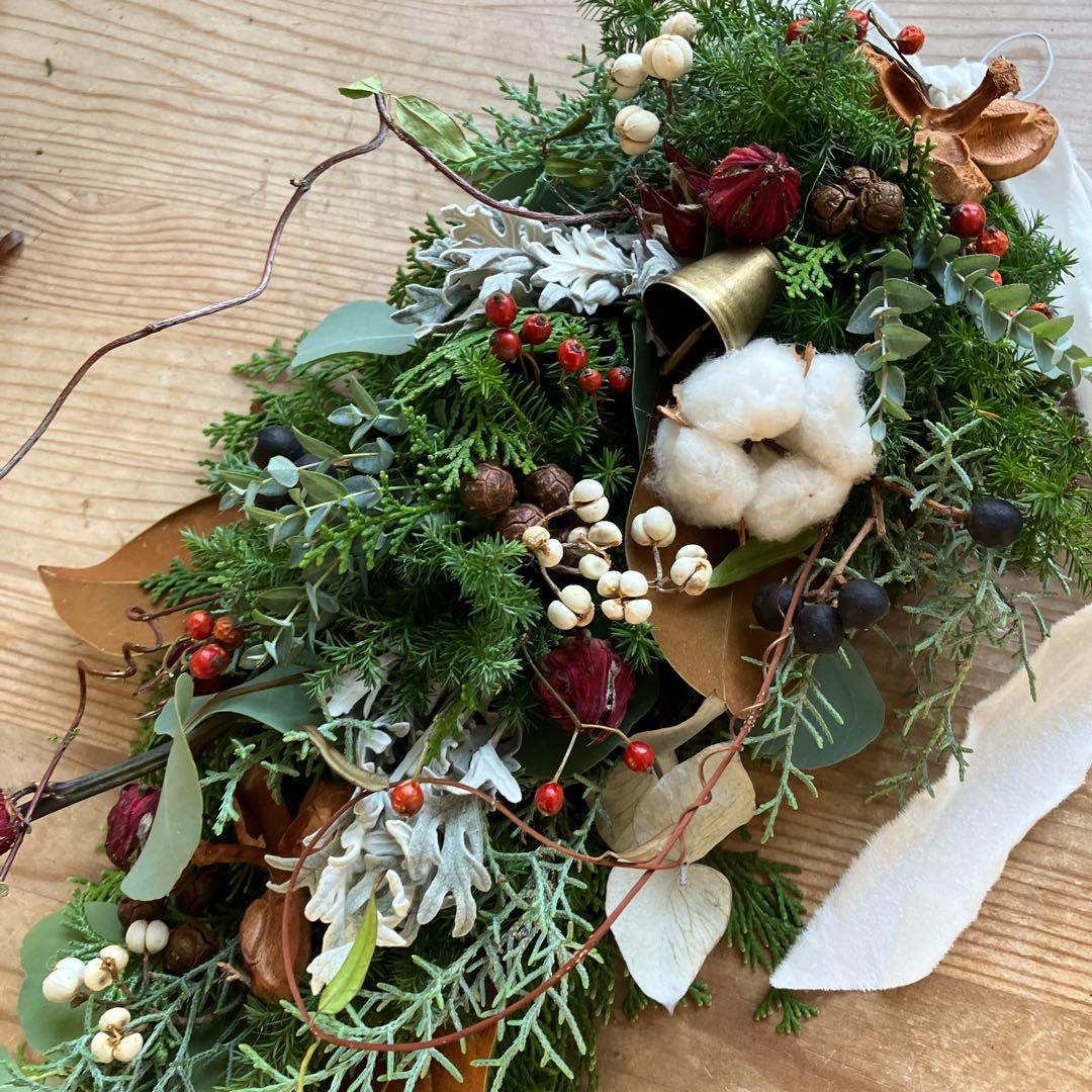 コットンとローゼルのクリスマススワッグガーランド　マグノリア　フレッシュ針葉樹