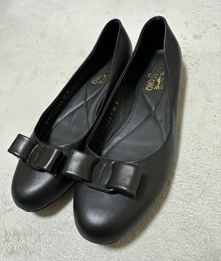 【最終整理】FERRAGAMO フェラガモ フラットシューズ 黒　25㎝