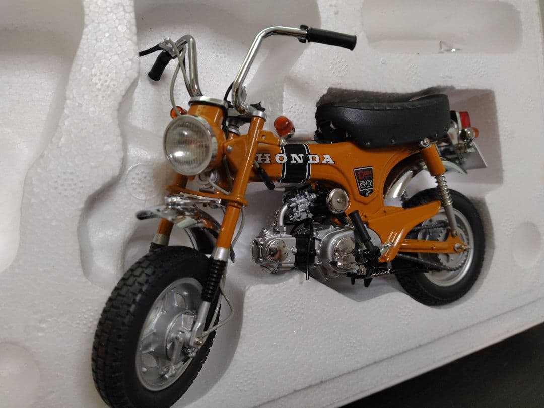 エブロ　Honda DAX70 1/10スケールモデル