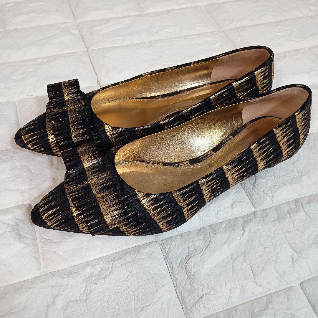 サルヴァトーレフェラガモ　パンプス　24　黒　ブラック　ゴールド　7D