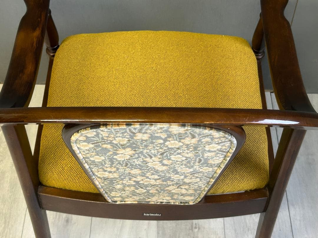 リメイク品　尾州生地　イエロー座面　カリモク　コロニアル　アームソファ　NI