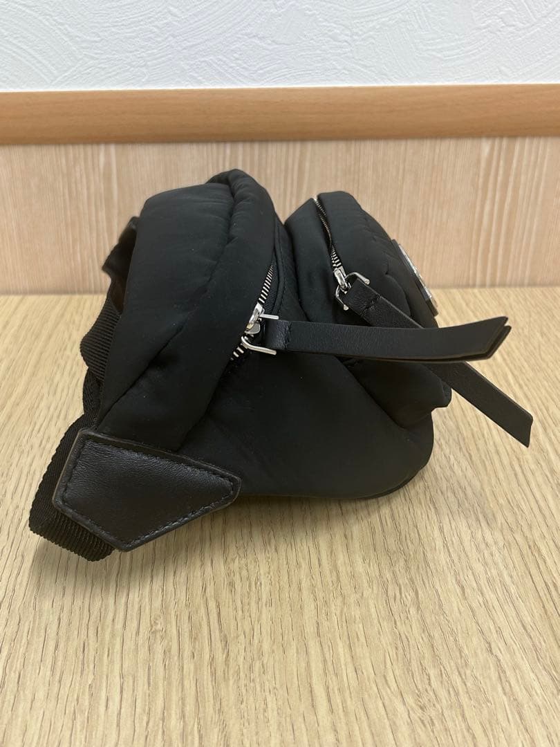 【良品】モンクレール ウエスト ボディバッグ黒J2 5M00001