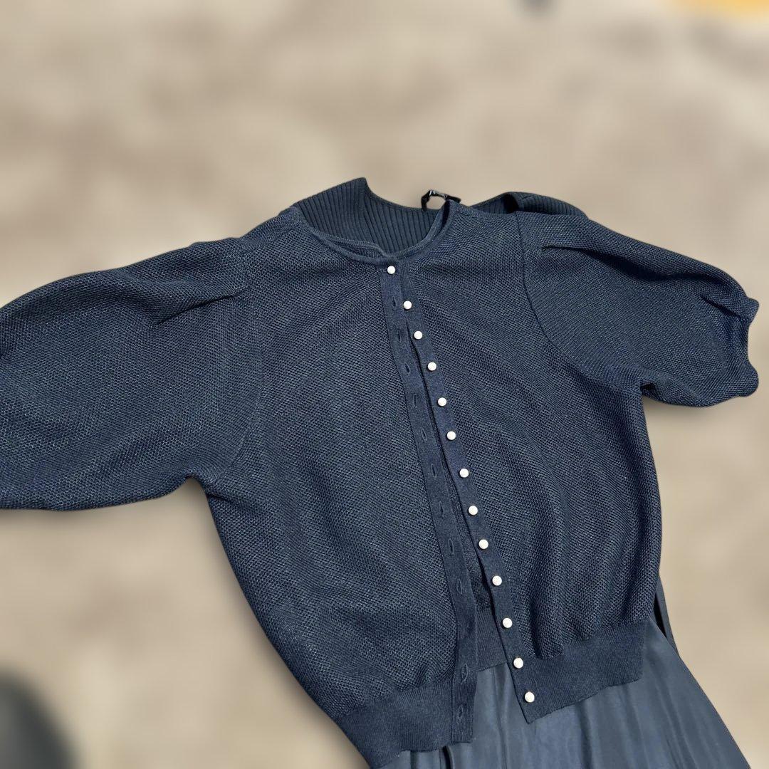 theoryダークネイビー パーティードレスとバルーンカーディガンセット