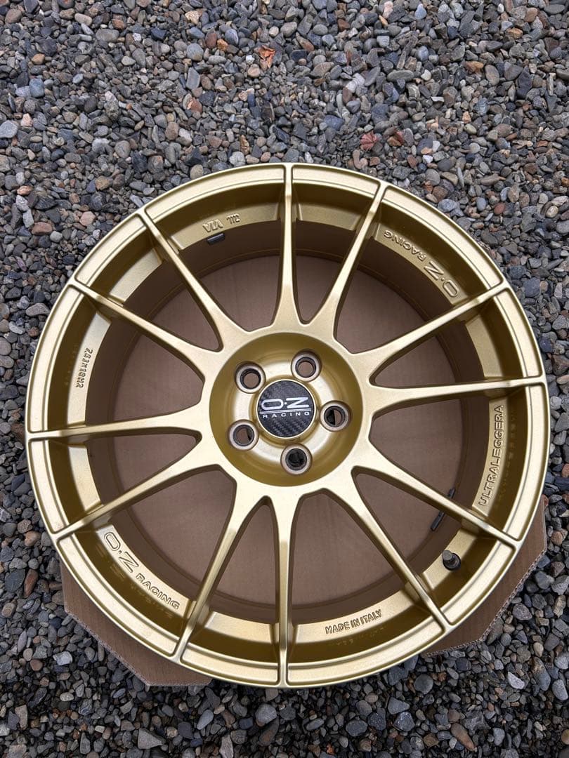 値下げ①OZウルトラレッジェーラ18インチゴールド5穴PCD100オフセット48