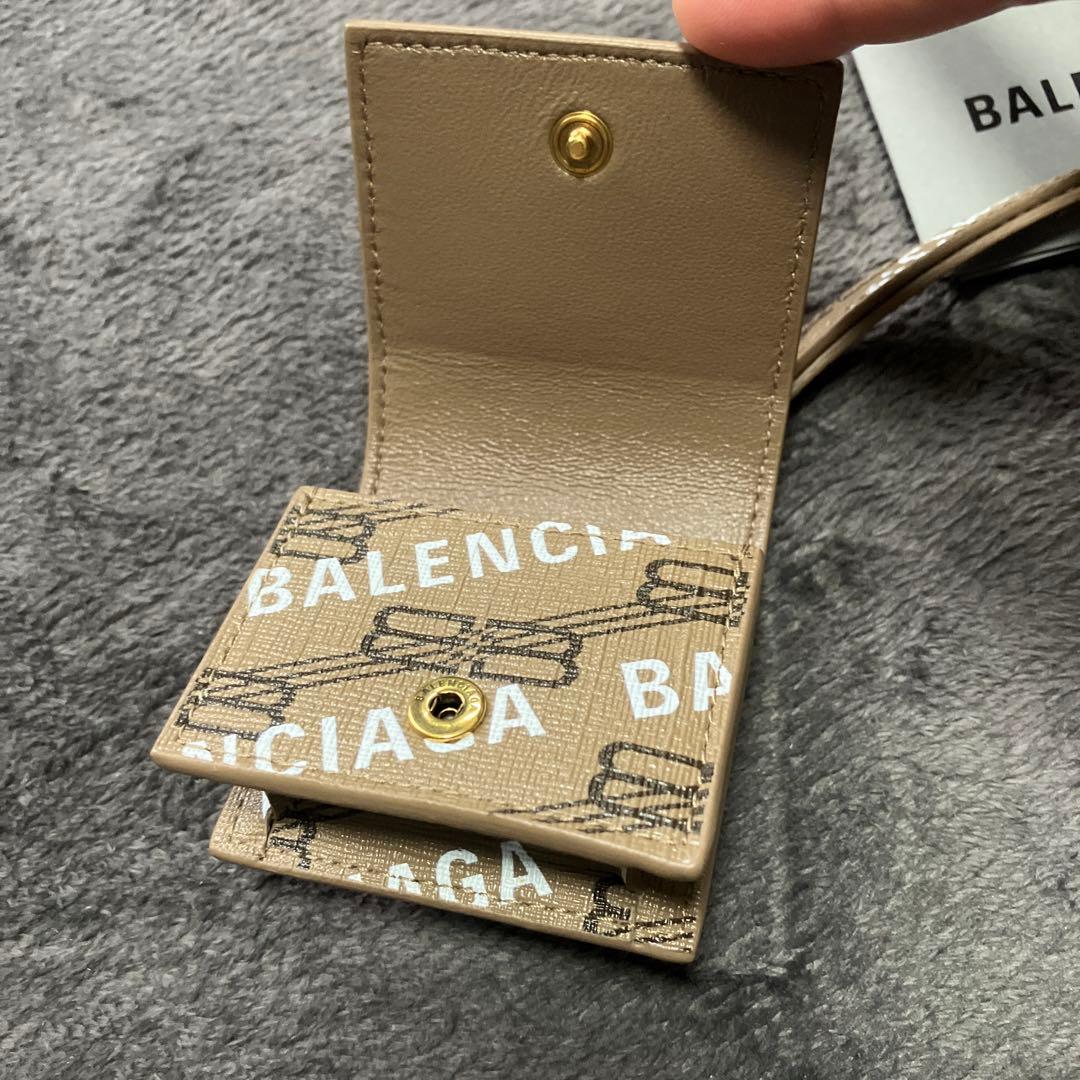 AirPodsケース　第3世代　バレンシアガ