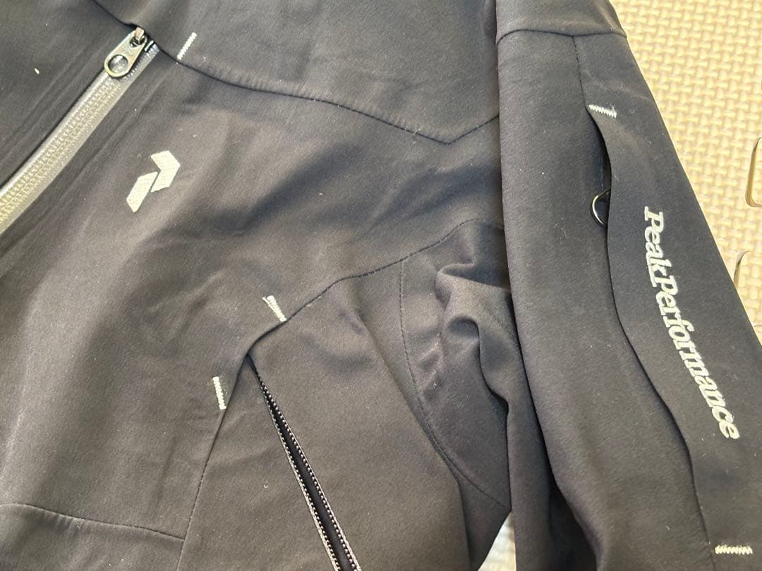 ピークパフォーマンス　スキーウェア　ゴアテックス　メンズM〜L 黒　ブラック