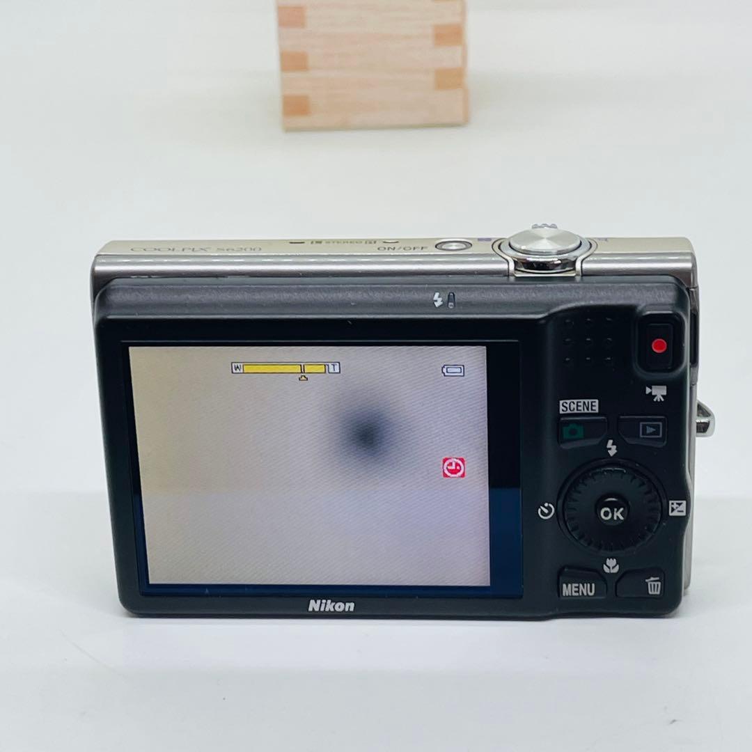 Nikon ニコン　コンパクトデジタルカメ　COOLPIX S6200 訳あり